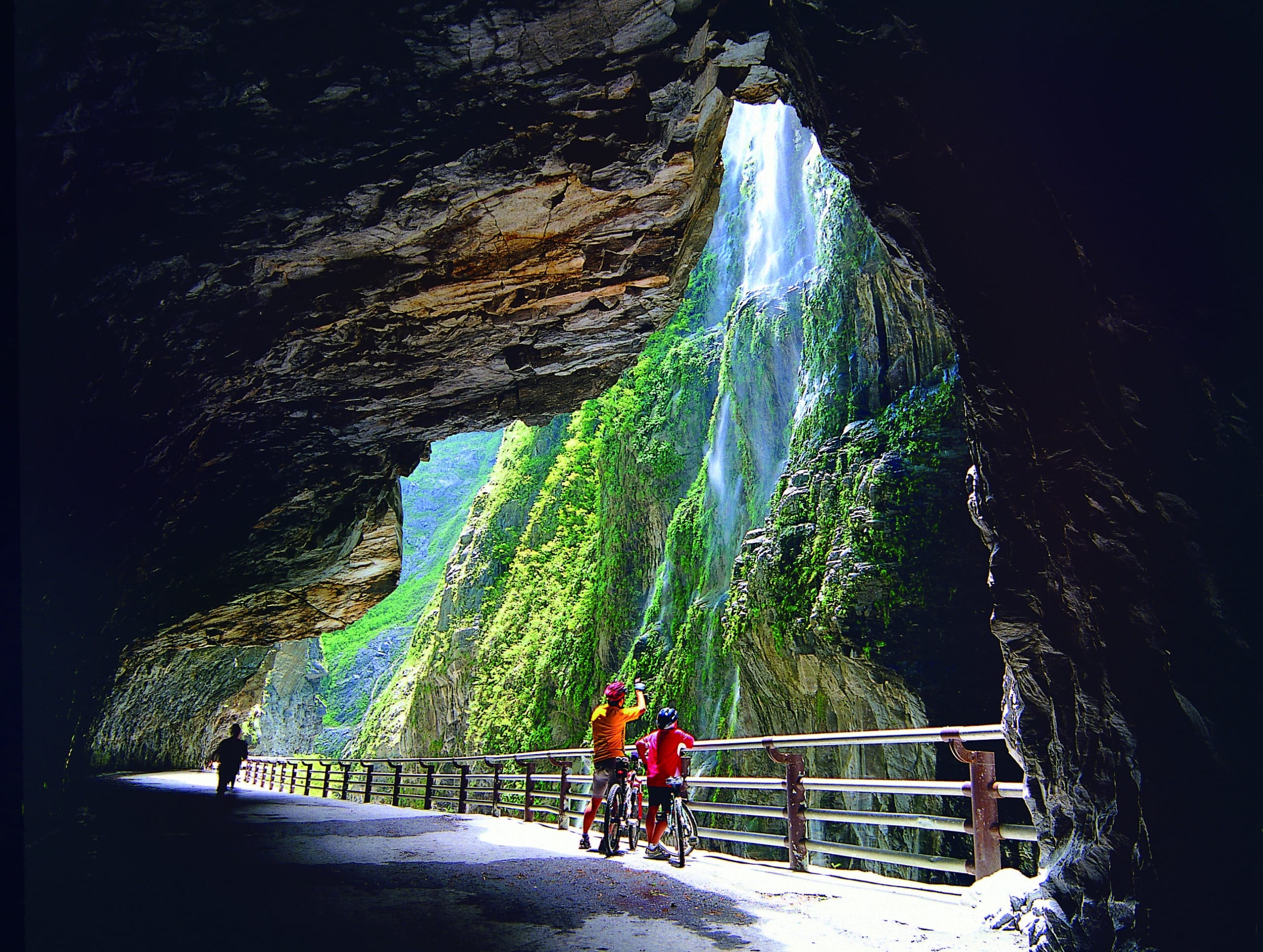 Taiwan on a hike - Image 6